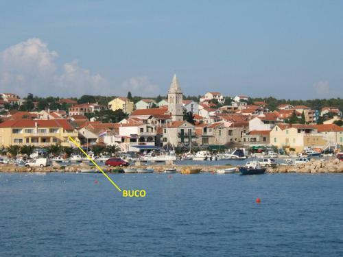 Buco Seafront Apartments & Fastfood