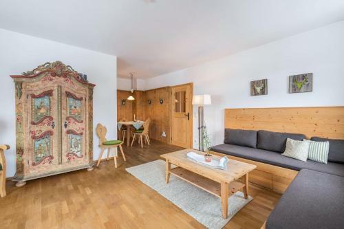 Fischer Apartment C