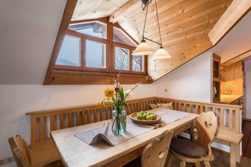 Fischer Apartment A