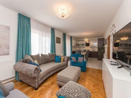 Villa Mande With Great Pool