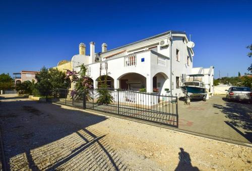 Apartment Drage 17392a