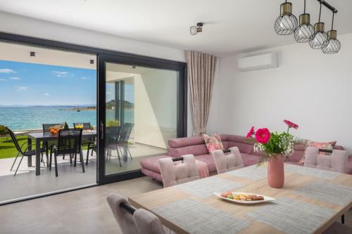 Luxury Apartment Sea