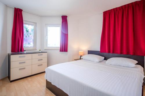 Apartments Jadra