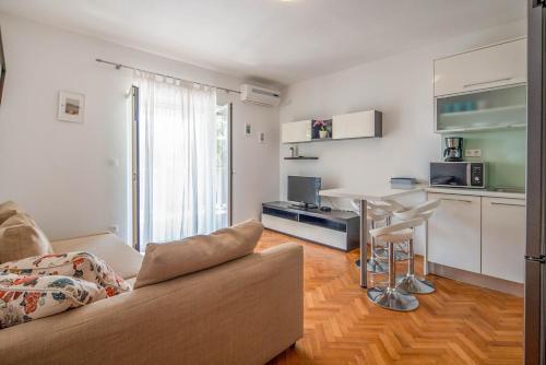Apartments Zoe