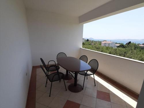 Nice Apartment With Covered Balcony And Sea View