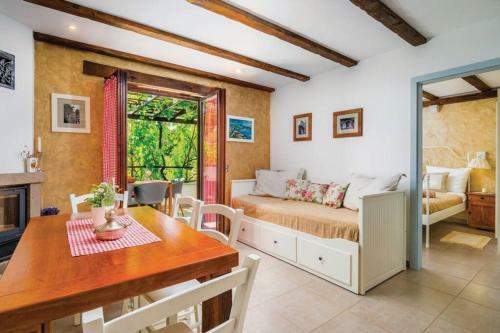 Holiday House - Old Olive