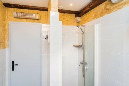 Holiday House - Old Olive