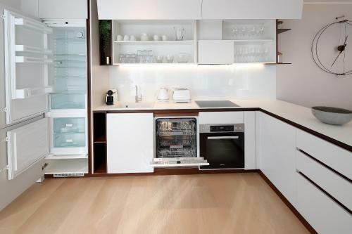 Stylish Apartment 100 M From The Beach