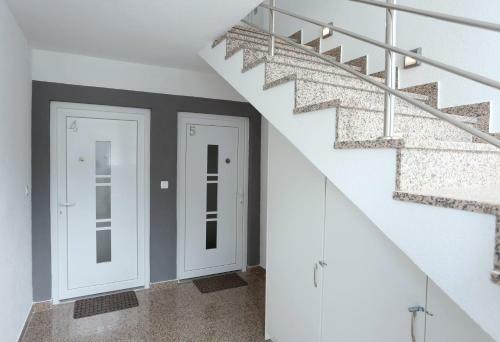 Apartamento Villa Dragi With Pool, Sauna, & Jacuzzi