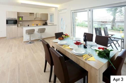 Apartamento Villa Dragi With Pool, Sauna, & Jacuzzi