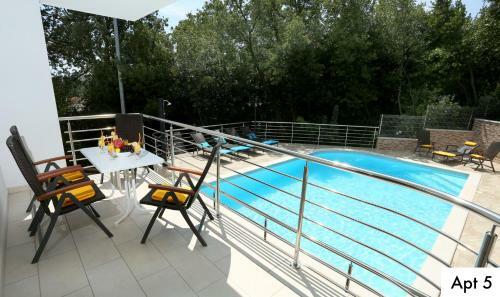 Apartamento Villa Dragi With Pool, Sauna, & Jacuzzi