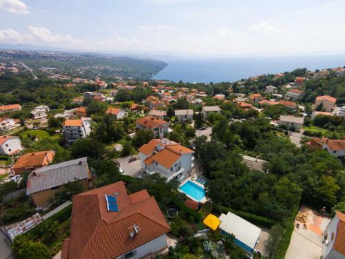 Apartamento Villa Dragi With Pool, Sauna, & Jacuzzi