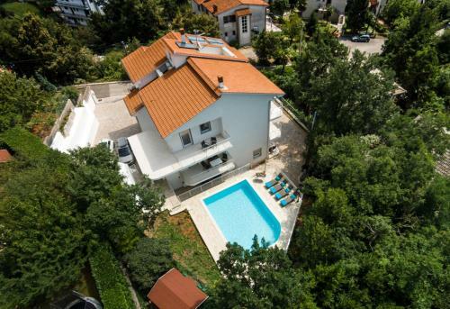 Apartamento Villa Dragi With Pool, Sauna, & Jacuzzi