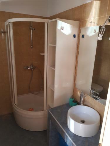 Sunny Apartment 150 M From The Sea