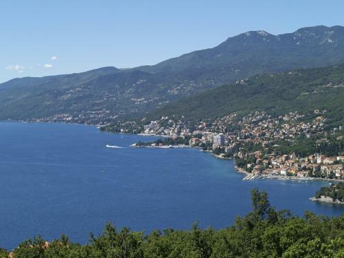 Exclusive Apartment In Villa Calista