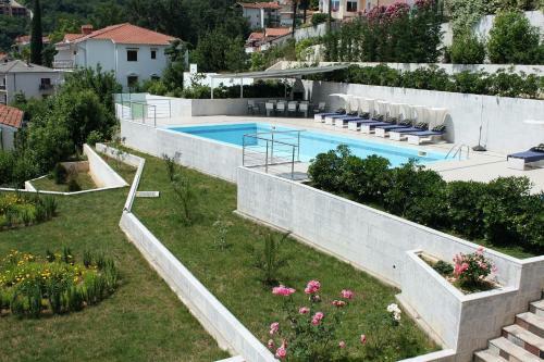 Exclusive Apartment In Villa Calista