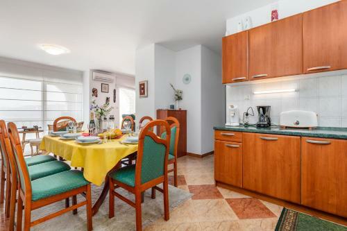 Villa Giani Apartments With Swimming Pool