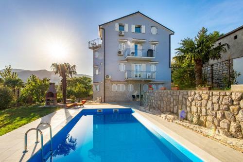 Villa Giani Apartments With Swimming Pool