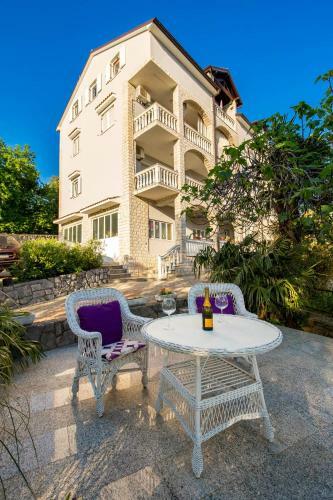 Villa Giani Apartments With Swimming Pool