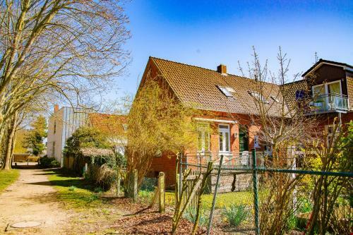 Apartamento Haus Am Park 1 Teestuuv
