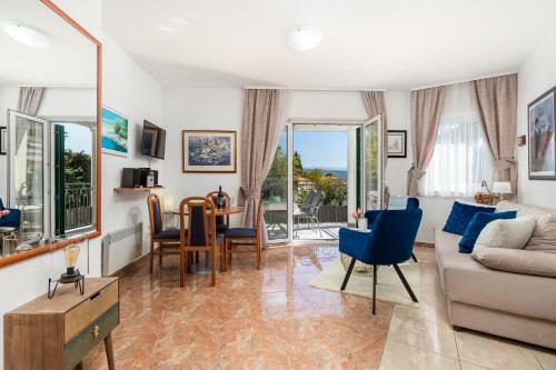 Light Summer Apartment With A Swimming Pool
