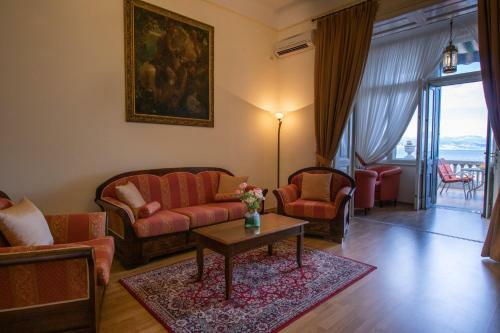 Apartment Villa Regaly