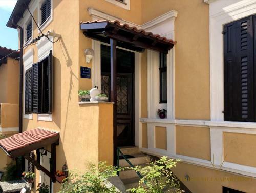 Urban Villa Apartment