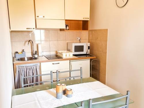 Holiday House Mima