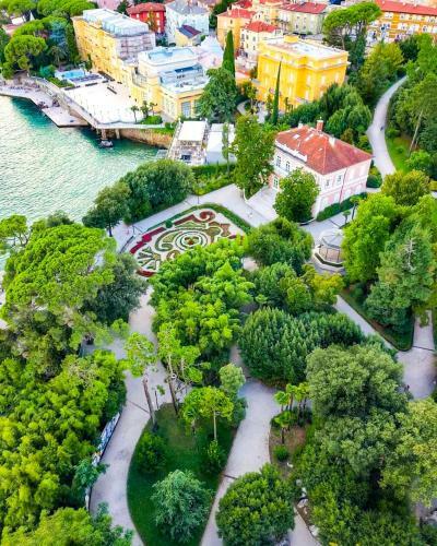Apartment With Terrace - Gaia - Opatija - Center