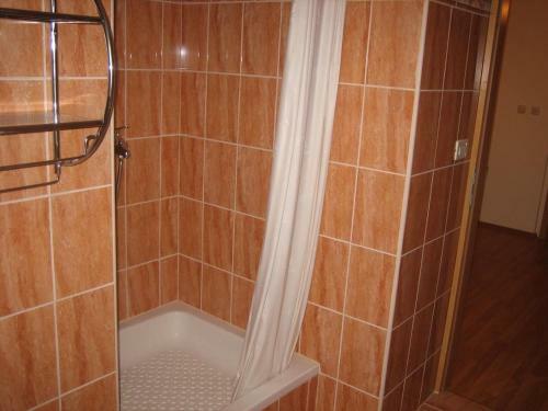 Apartments With Wifi Omis - 4654