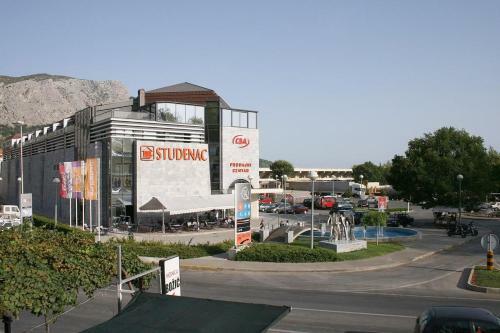 Apartments With Wifi Omis - 4654