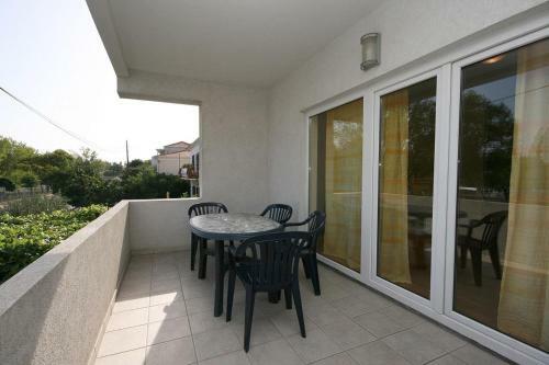 Apartments With Wifi Omis - 4654