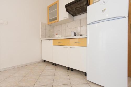 Apartments With A Parking Space Zavode, Omis - 11861