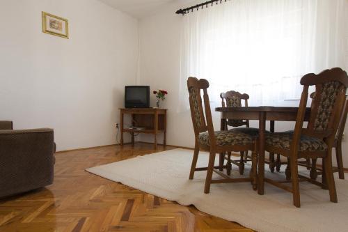 Apartments With A Parking Space Zavode, Omis - 11861