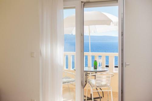 Mba Modern Beach Apartments