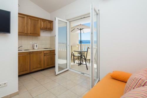 Mba Modern Beach Apartments