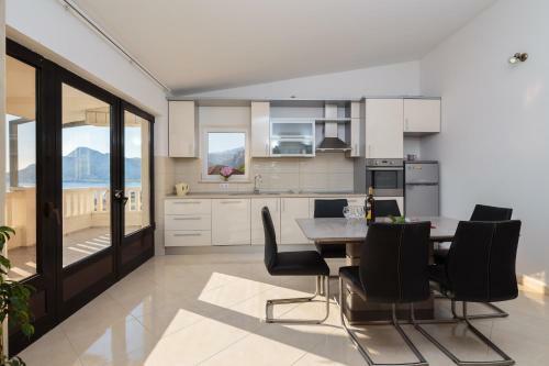 Mba Modern Beach Apartments
