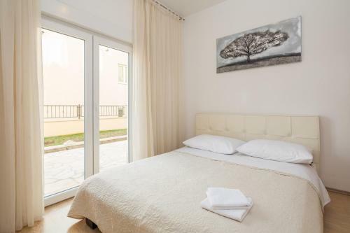 Mba Modern Beach Apartments