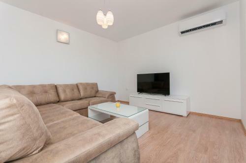 Apartman Mira- Omis