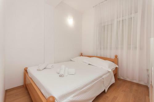Apartman Mira- Omis
