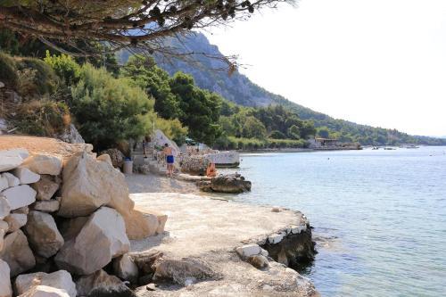 Apartments With A Parking Space Omis - 13785