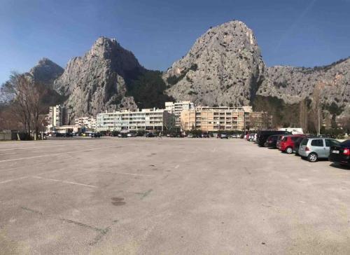 Apartments With A Parking Space Omis - 16952