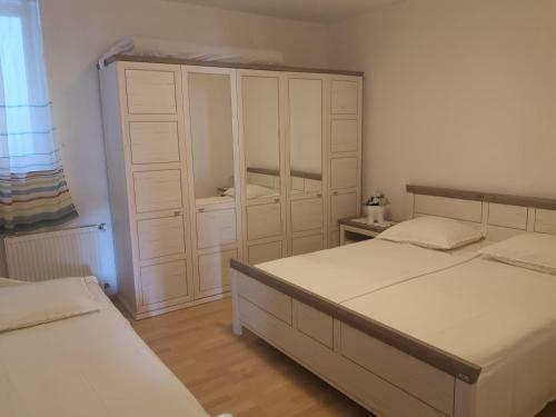 Hostal Apartments Galic Omis