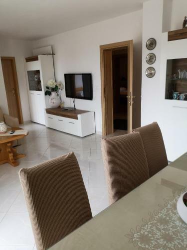 Hostal Apartments Galic Omis
