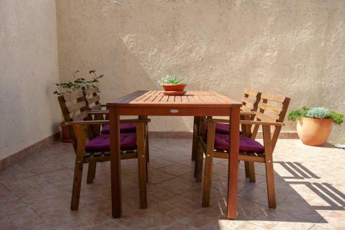 Ap Punta Next To Sandy Beach, Apartment With Garden