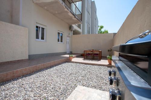 Ap Punta Next To Sandy Beach, Apartment With Garden