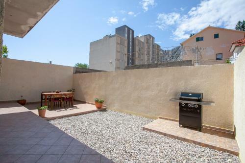 Ap Punta Next To Sandy Beach, Apartment With Garden