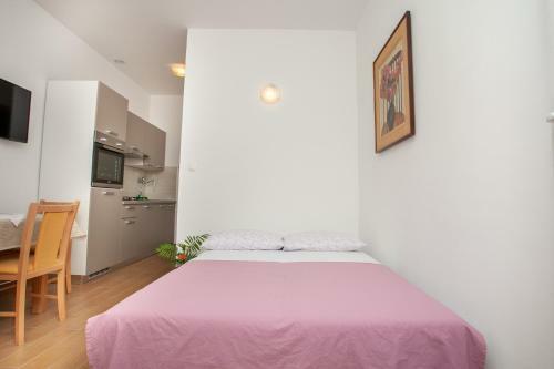 Ap Punta Next To Sandy Beach, Apartment With Garden