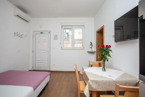 Ap Punta Next To Sandy Beach, Apartment With Garden
