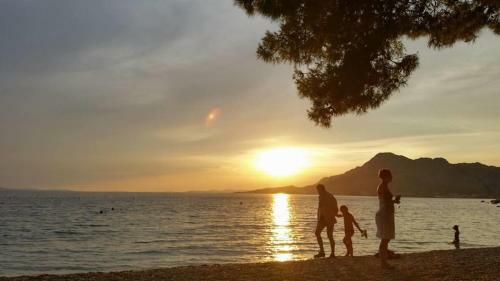 Apartman On The Beach - Nemira, Omi?